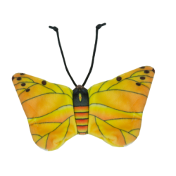 Chat sauvage, papillon jaune